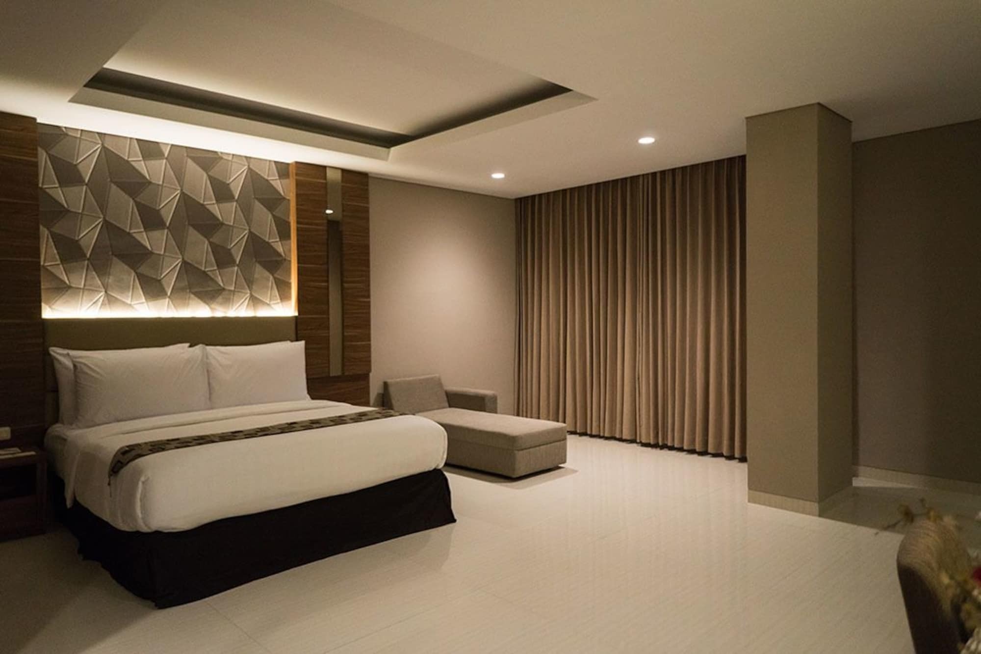 Novena Hotel Bandung Лембанг Экстерьер фото