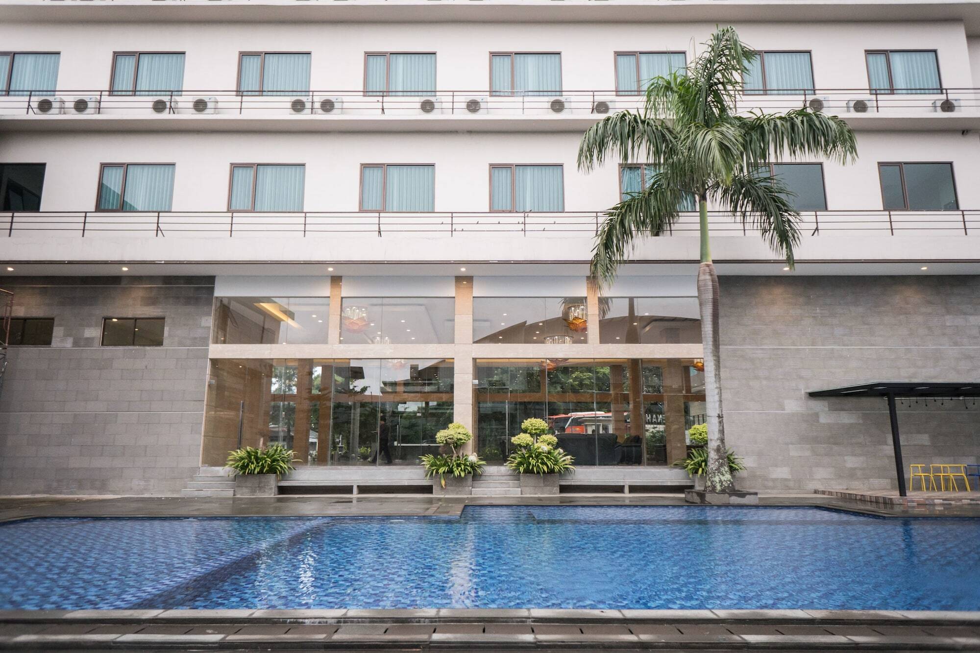 Novena Hotel Bandung Лембанг Экстерьер фото