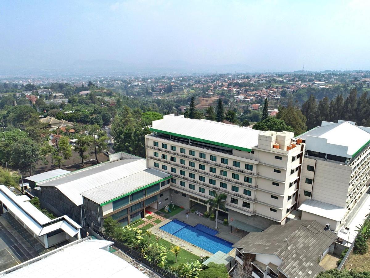 Novena Hotel Bandung Лембанг Экстерьер фото